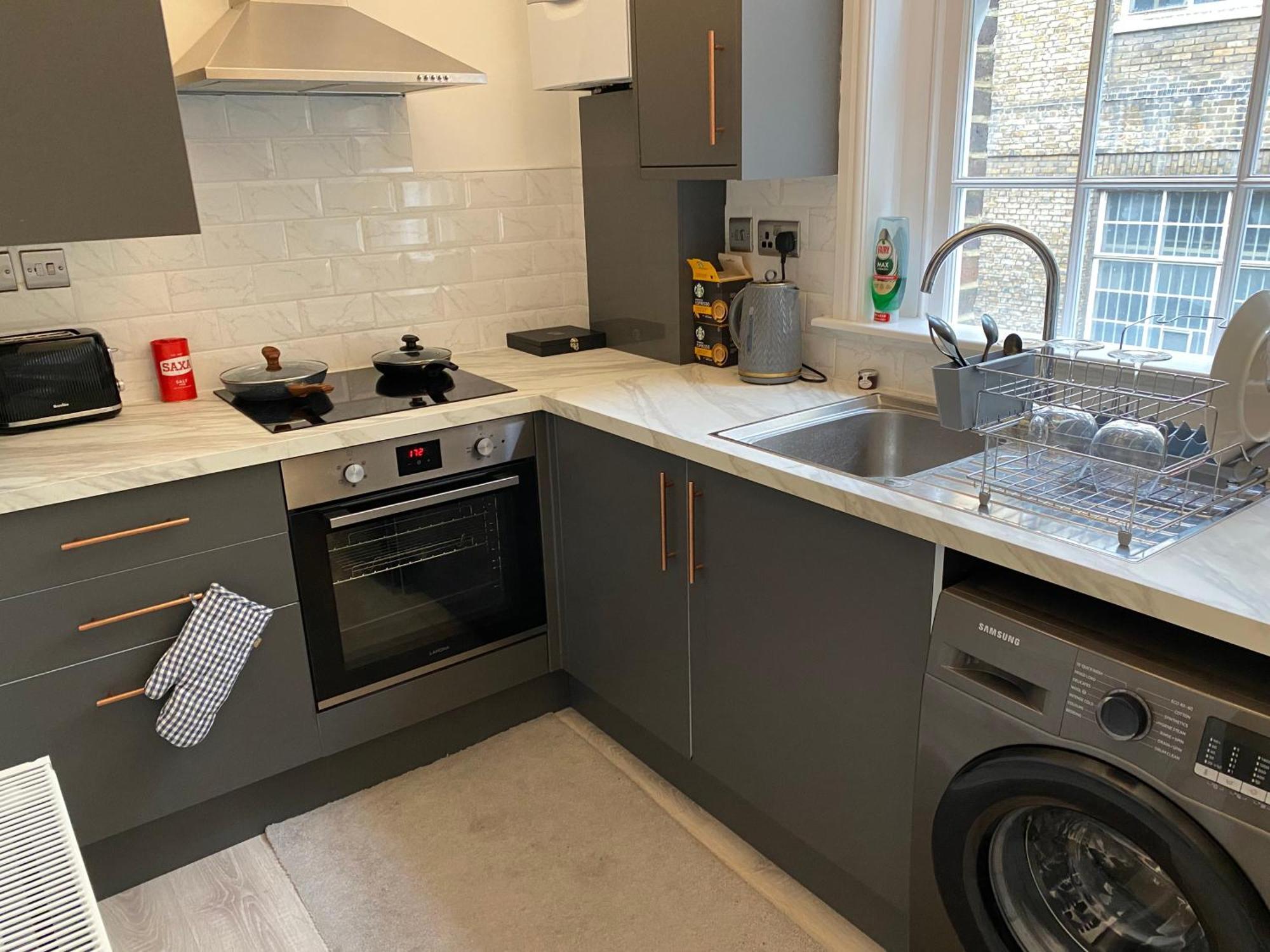 Charming Newly Refurb 2-Bed 2-Bath Whole Apartment Near Hyde Park & Kensington, Prime Paddington Location Zone 1 London Exterior photo
